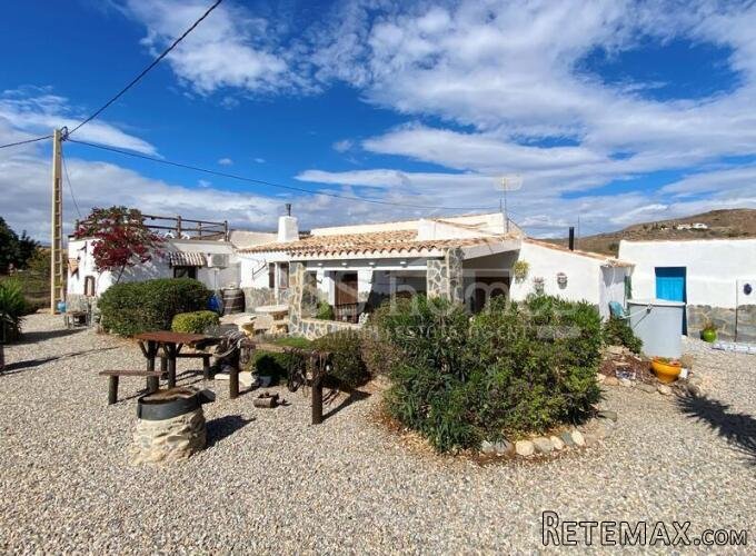 RESERVED/SALE AGREED 2024 & NEW & EXCLUSIVE LISTING TO VOSS..