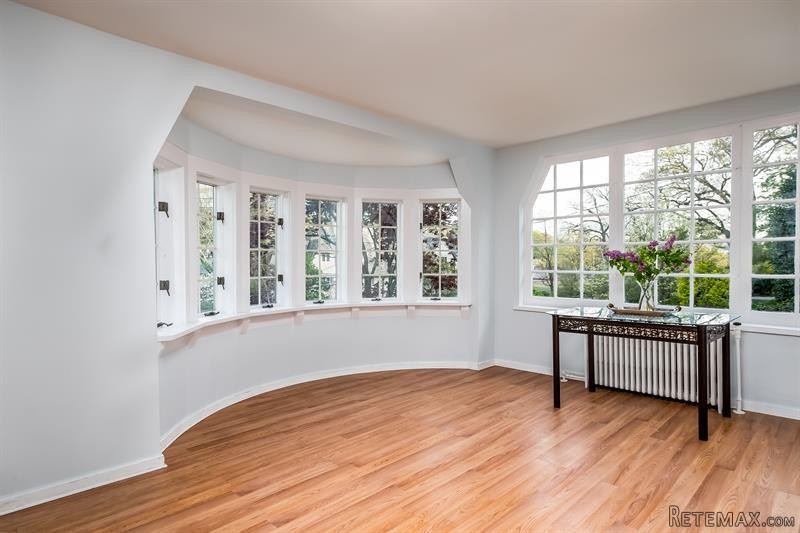 6 bedroom House For Sale: 37.. - 2