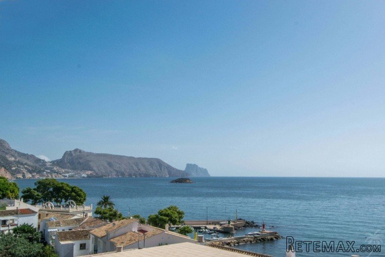 Fantastic penthouse with stunning sea views in Altea. This.. - 2