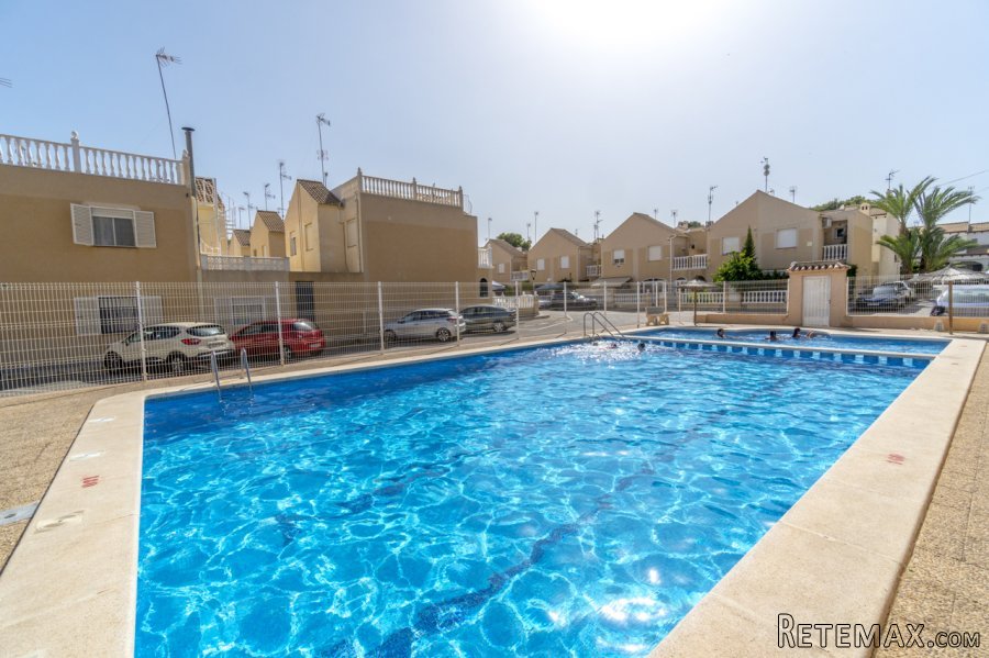 Mediterranean style townhouse located in Punta Prima. The.. - 3
