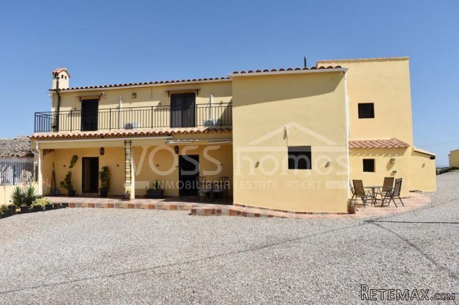 NEW & EXCLUSIVE TO VOSS HOMES - Beautifully renovated.. - 3