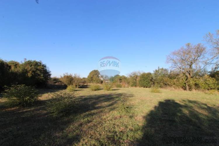 PULA, ŠKATARI GRAĐEVINSKO ZEMLJIŠTE 985 M2