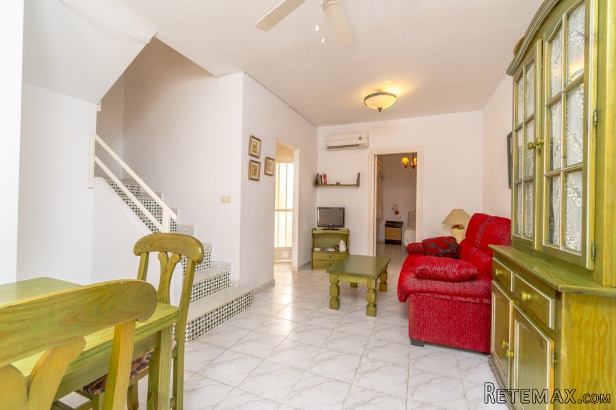 Mediterranean style townhouse located in Punta Prima. The.. - 4