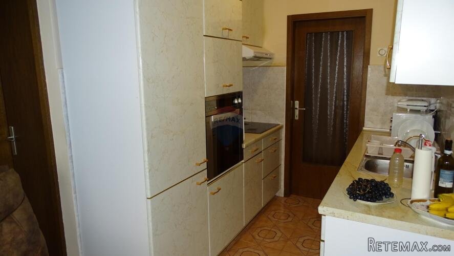 Rijeka - Donja Vežica, samostojeća kuća s dva stana - 5