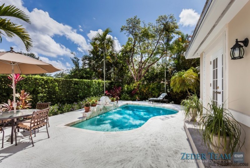 3 bedroom House For Sale: 1429 Mercado.. - 2