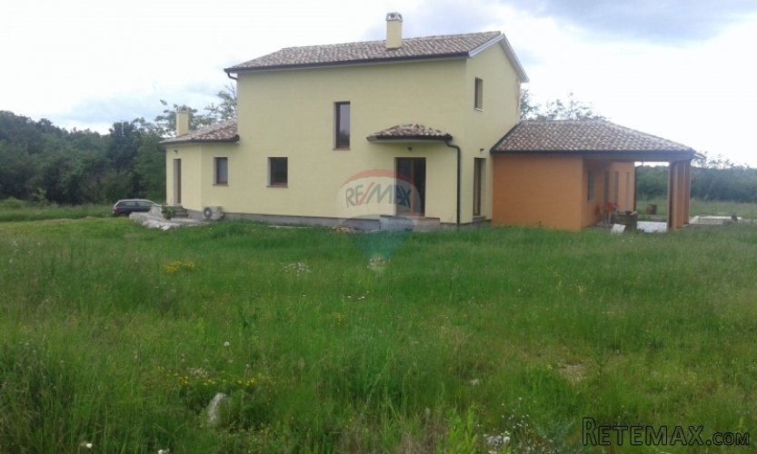Pazin, stambeno-gospodarski objekt na prostranom zemljištu - 3
