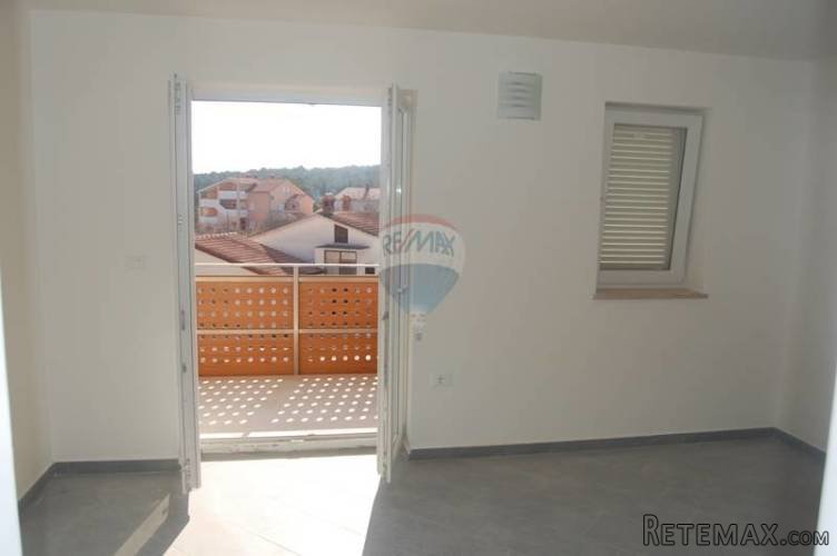 ISTRA,NOVI APARTMAN U PREKRASNOJ ZGRADI U LIŽNJANU