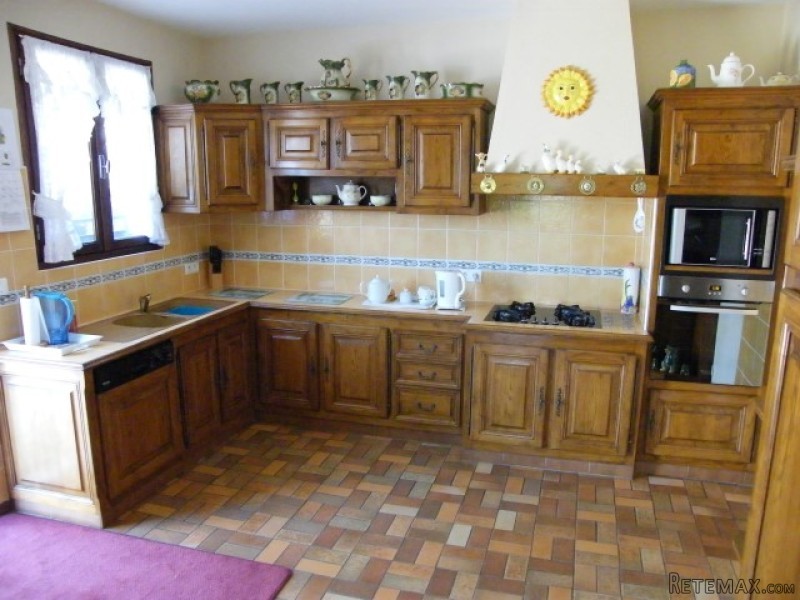 Three Bedroom House With Large Garden - 2