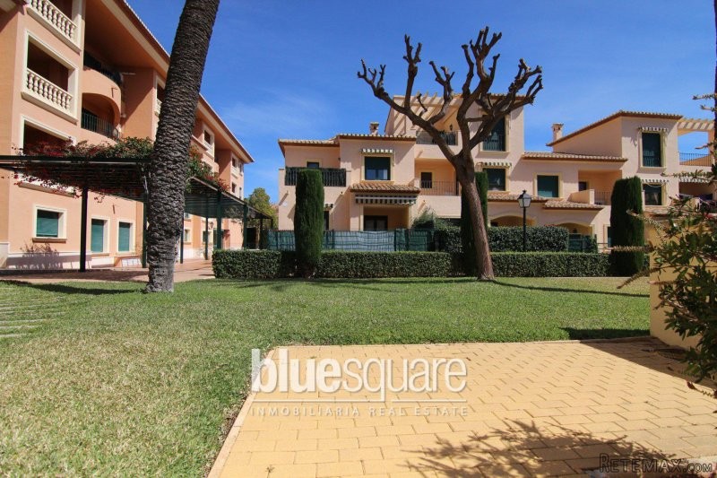 Magnificent semi-detached villa on one.. - 2