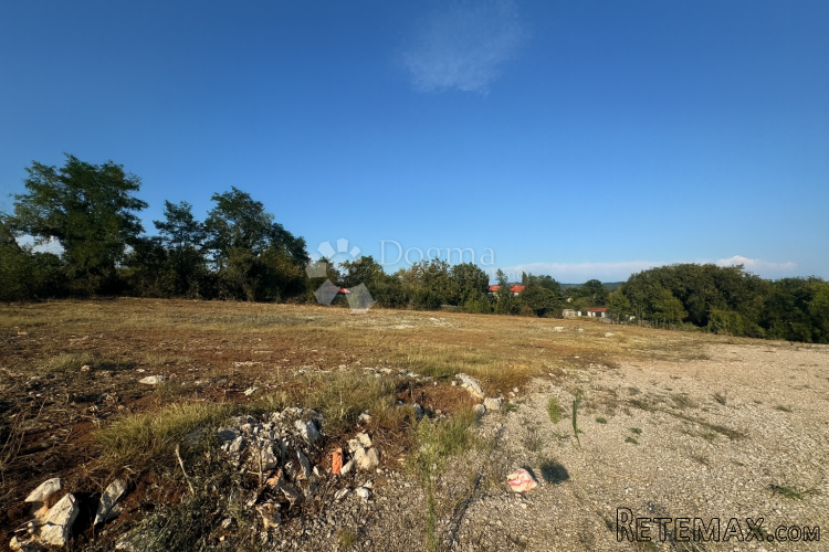 Labin - građevinsko zemljište, nadomak centra grada - 2
