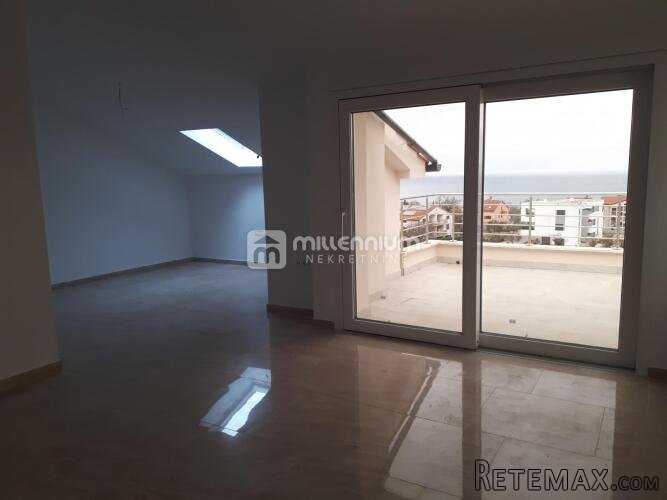 Otok Krk, Njivice, 71.30m2, 2s+db, terasa, parking - 2