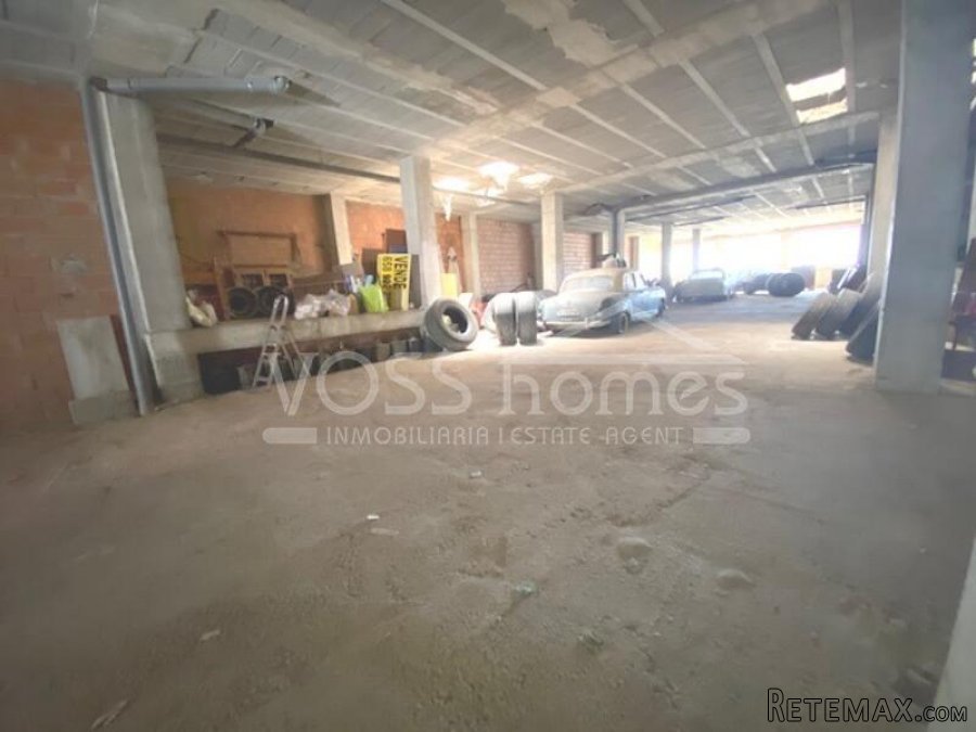 Comercial unit in the thriving town of Huercal-Overa for.. - 3