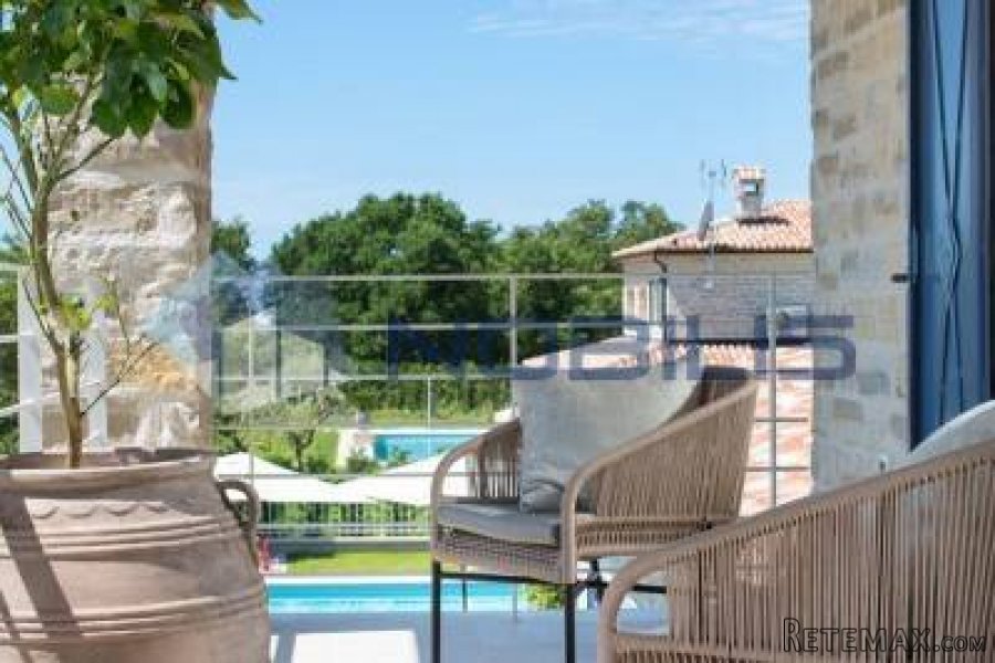 Poreč, vila s bazenom, pogledom na more i sportskim terenima - 13