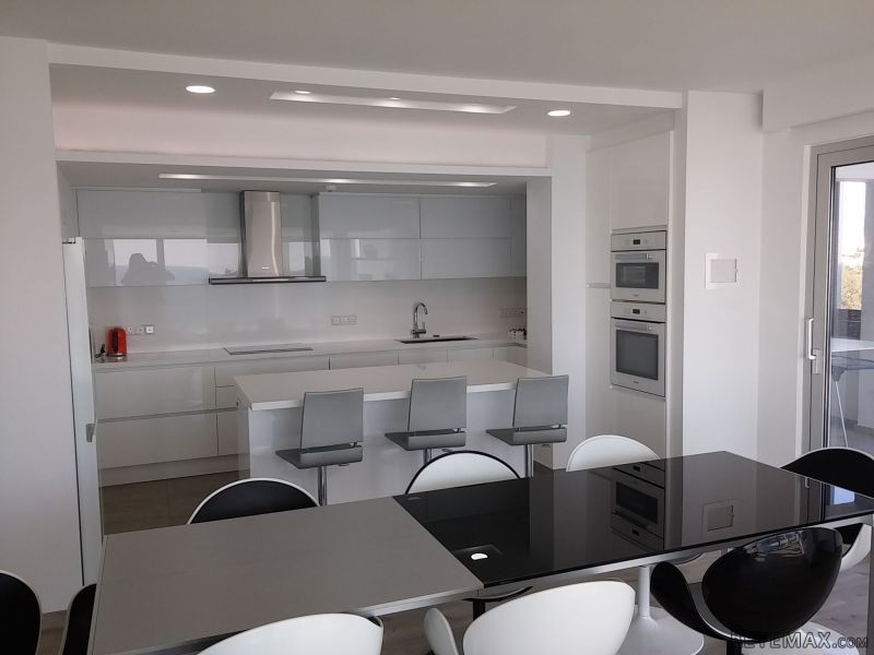 Fully renovated 3 bedroom LUXURY.. - 2