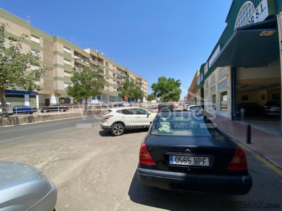 Comercial unit in the thriving town of Huercal-Overa for.. - 8