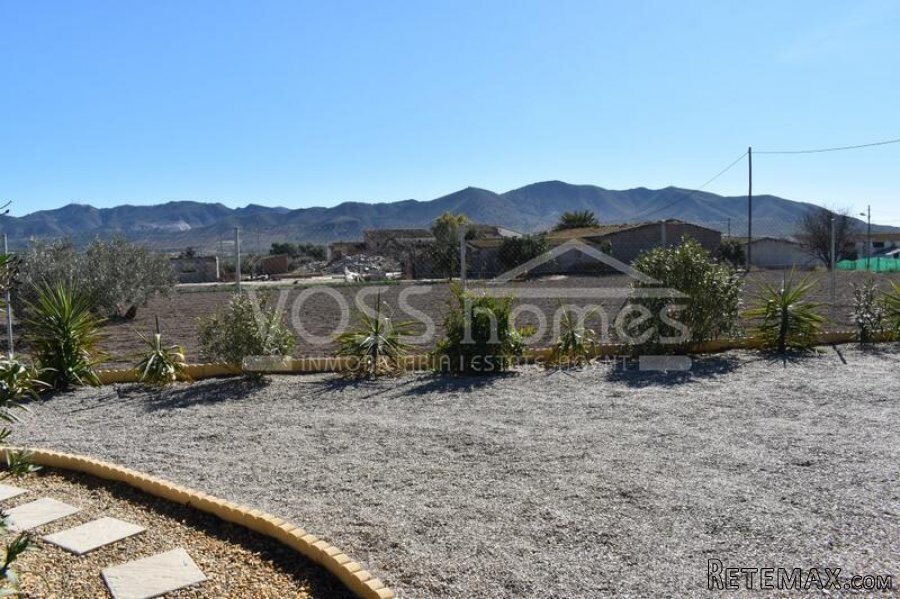 RESERVED APRIL 2022 WITH VOSS HOMES - An immaculately.. - 20