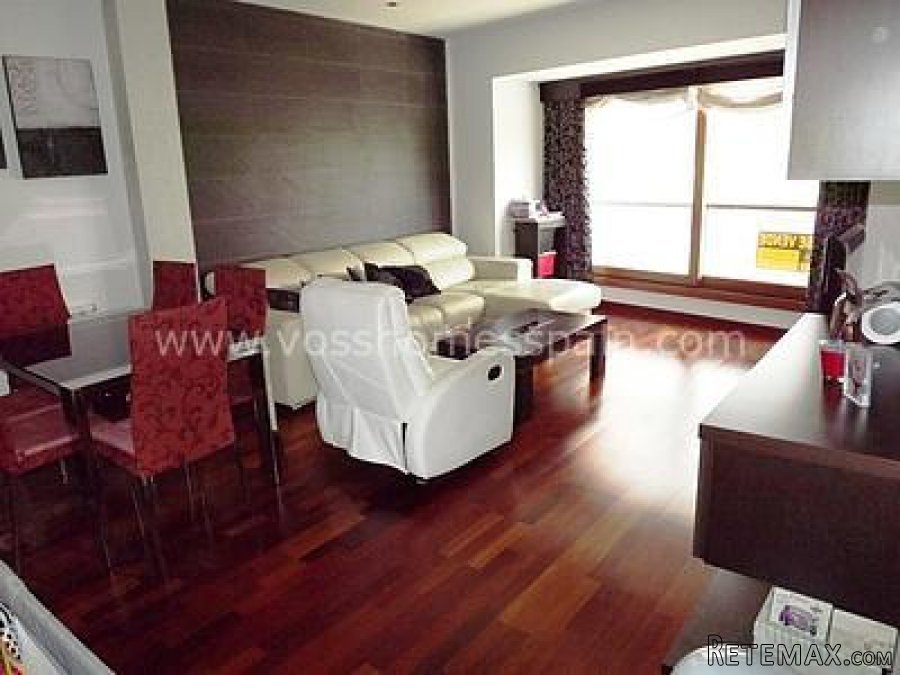 Modern, perfect condition, first floor with lift, town.. - 2