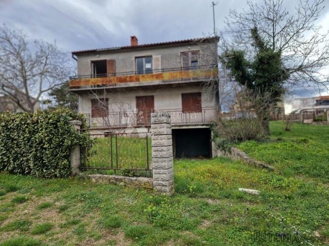 OBITELJSKA KATNICA ZA RENOVACIJU NA TOP LOKACIJI! - 2