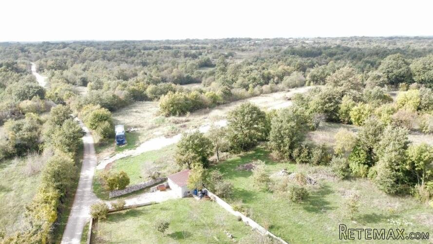 Prodaja građevinskih zemljišta, blizina Svetvinčenata! - 2