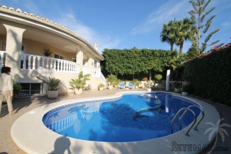 This fantastic sunny villa can be found in a luxury villa.. - 2