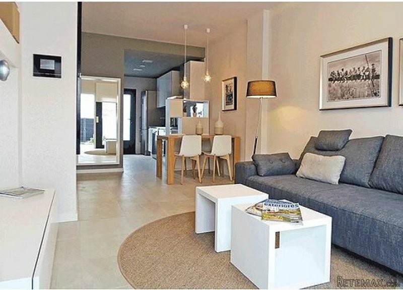 * 2 Bed Beach Penthouse with Sea Views - 2