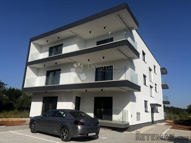 PRIVLAKA CENTAR PRODAJE SE APARTMAN A4 OD 98,84 m2 - 3