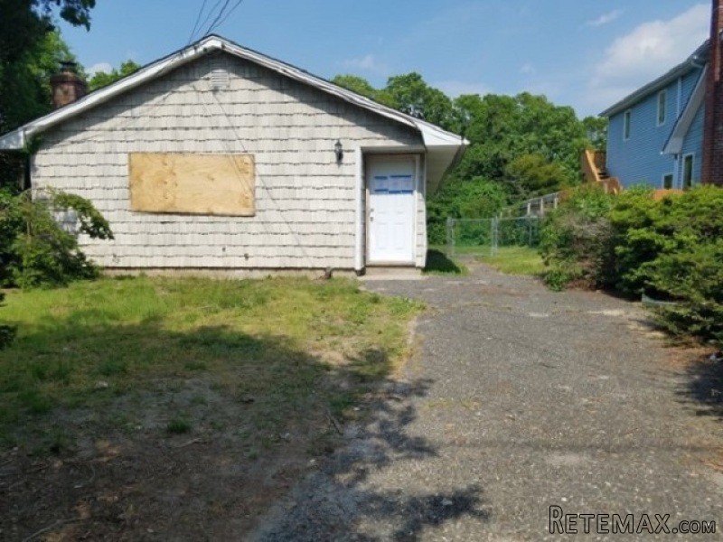 314 Decatur Ave Shirley, NY, 11967.. - 2