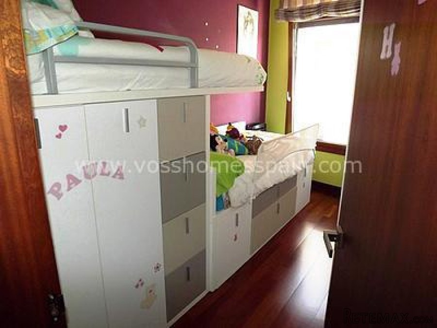 Modern, perfect condition, first floor with lift, town.. - 6
