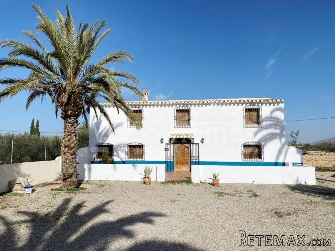 NEW & EXCLUSIVE TO VOSS HOMES - A huge 300m2, full of..