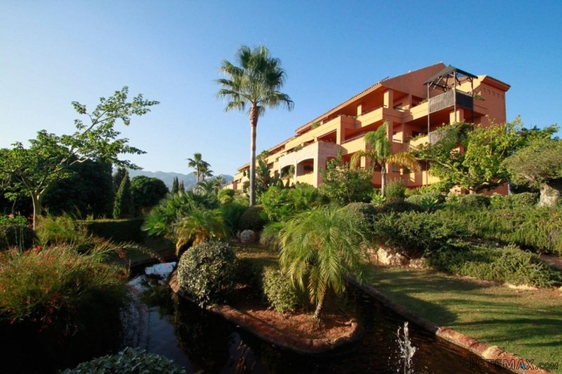 APARTMENT FOR SALE IN BAHIA DE MARBELLA - 2