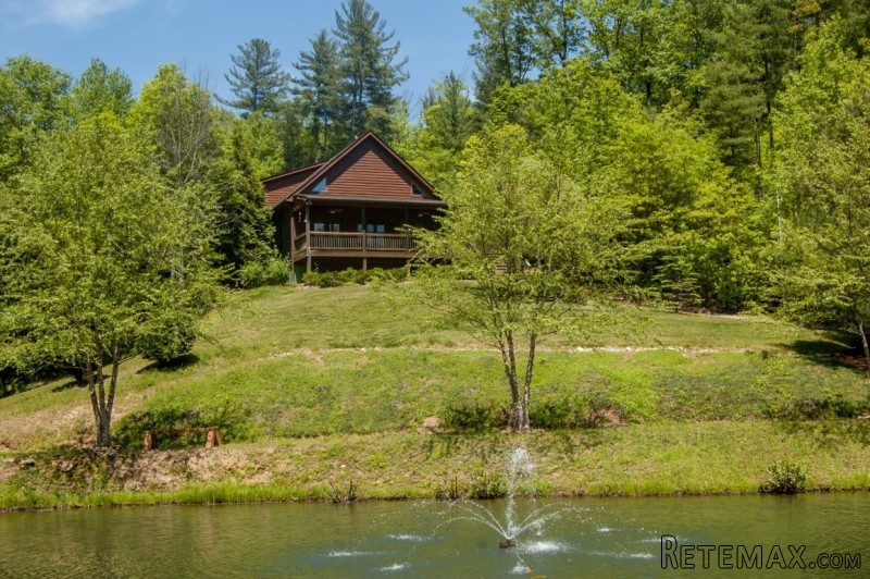 Blue Ridge Parkway Mountain Cabin..