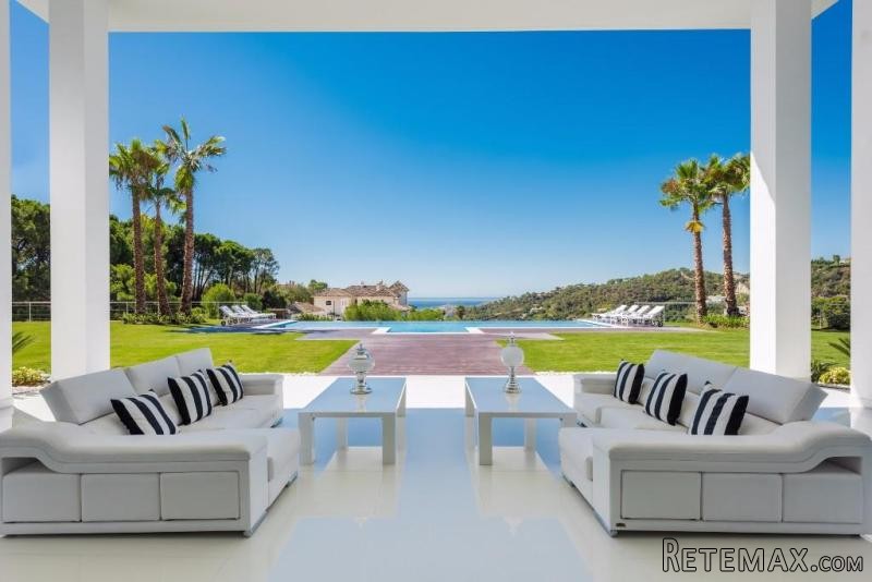 7 bedroom detached villa for sale