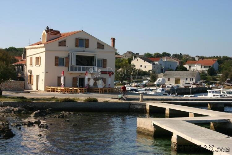 Silba,RIJETKA PRILIKA 5m od mora - Kamena kuća s restoranom - 3