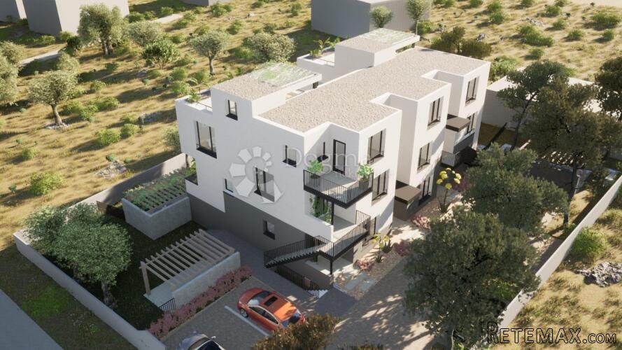 VODICE - S5 DVOETAŽNI PENTHOUSE NA 1. I 2. KATU S VRTOM I KR