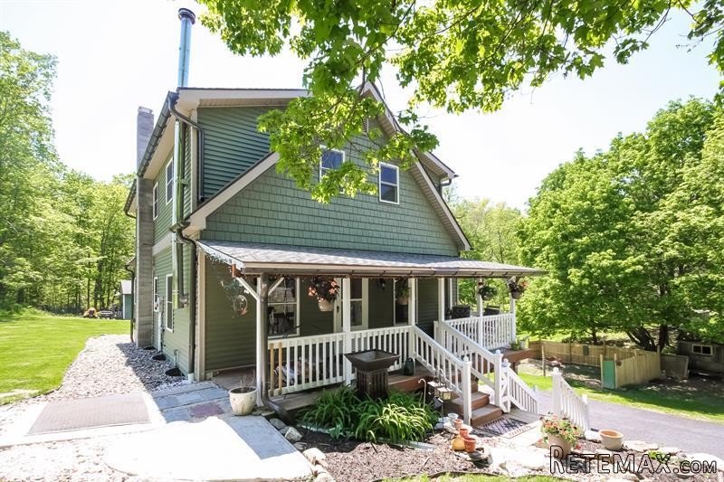 3 bedroom House For Sale: 176 Mountain.. - 2