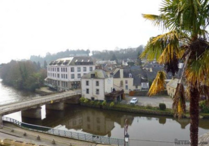 House with Nice View of the River
