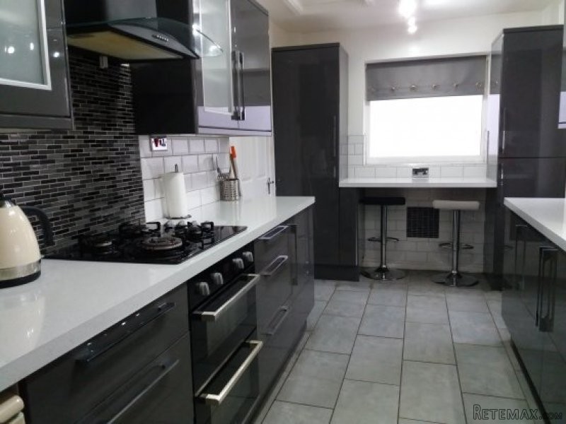 3 bedroom, Detached House house for sale - 2