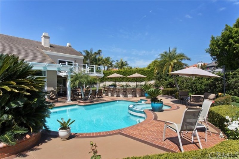 27642 Pinestrap Circle