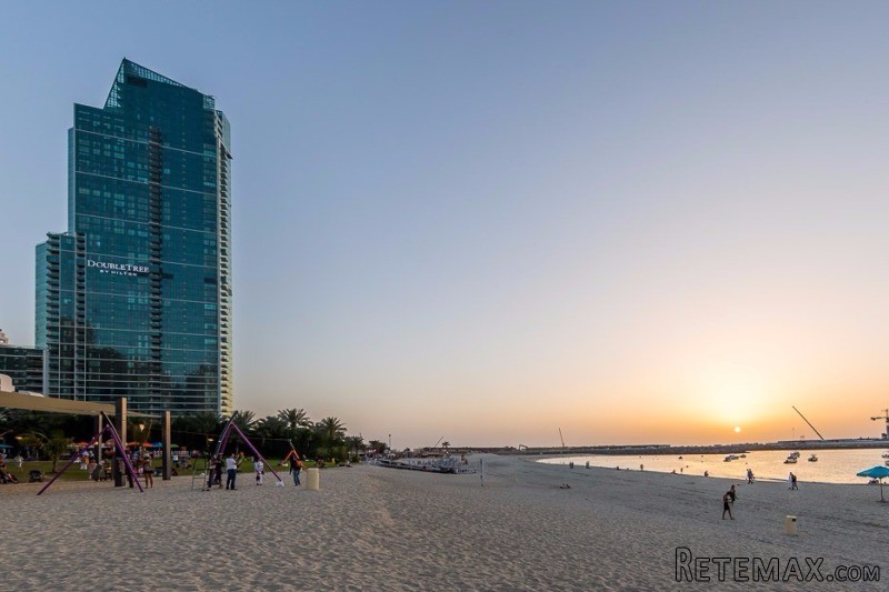 Imagine A Sparkling Seascape, 1 Bedroom..