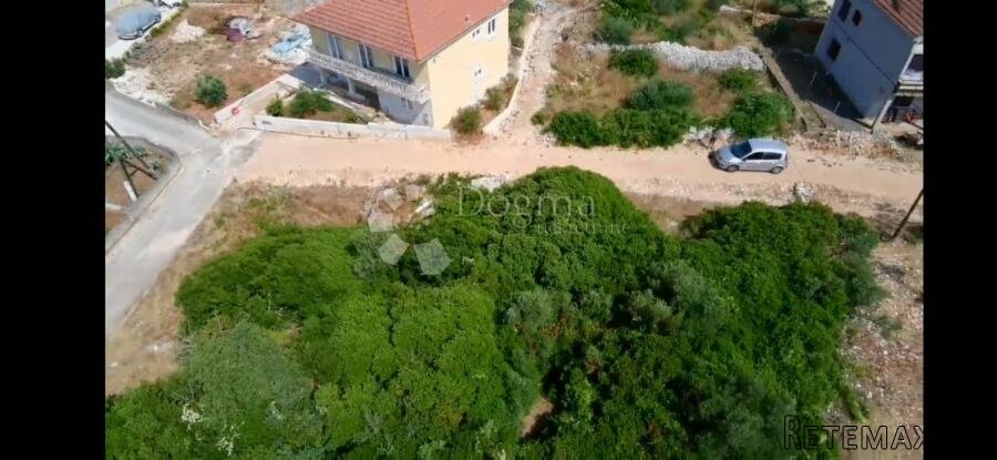 GRAĐEVINSKO ZEMLJIŠTE U BLIZINI CENTRA VELE LUKE - 3