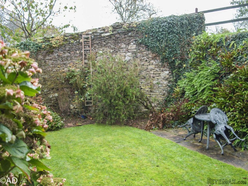 Well Renovated Stone House With.. - 2