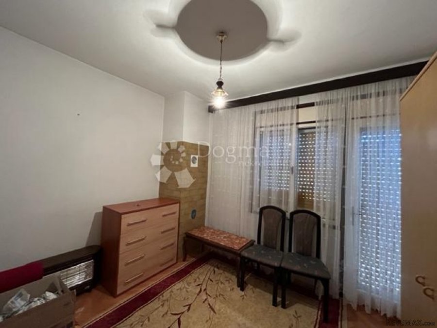 DRENOVA-SAMOSTOJEĆA KUĆA SA DVIJE GARAŽE - 5