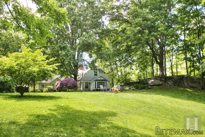 4 bedroom House For Sale: 42 GOODWIVES..