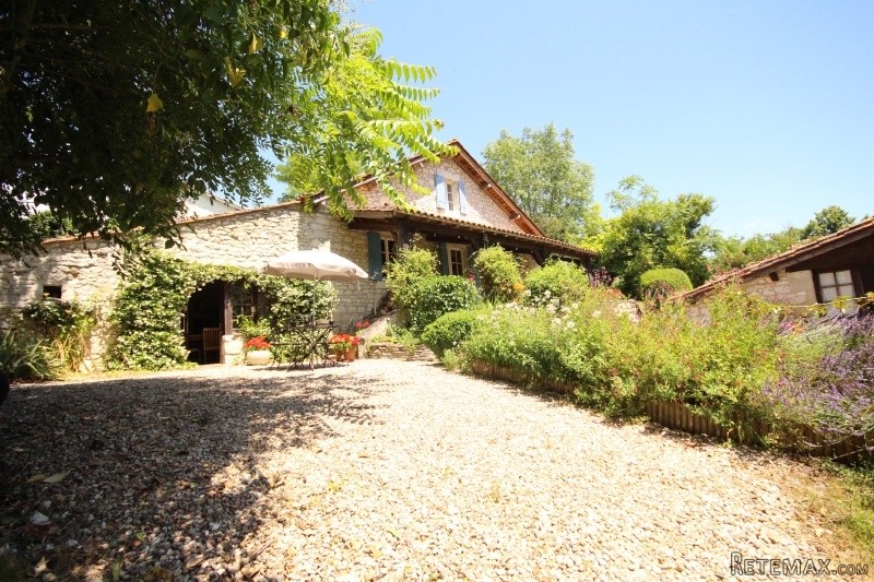 Beautiful 3 bedroom 18th Century..