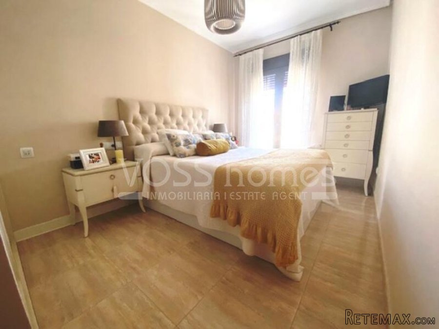 First floor with lift, 3 bed, 2 bath apartment great.. - 8