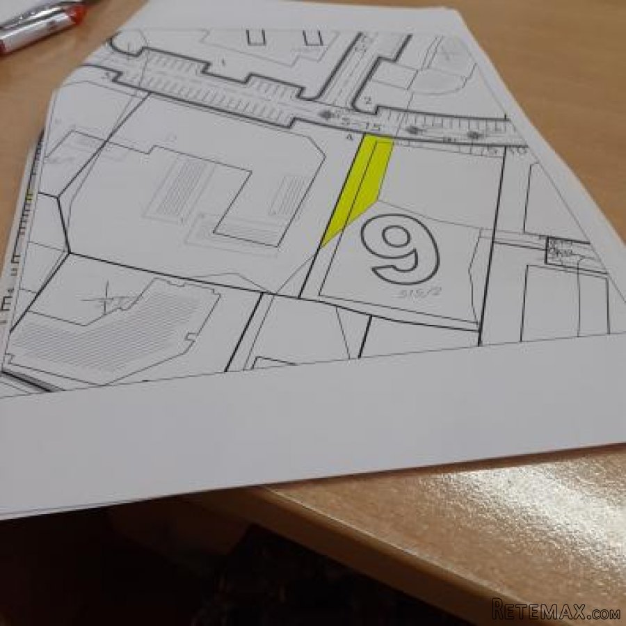 Urbanizovana parcela u centru Budve par metara udaljena od Fakult - 9