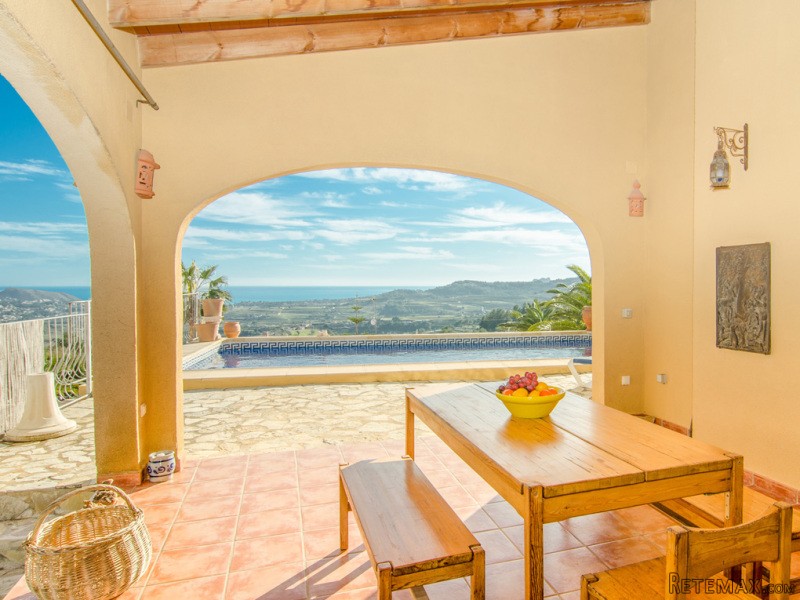 2 Bedrooms - Villa - Alicante - For Sale