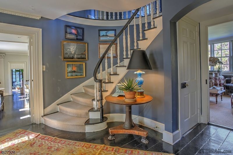 6 bedroom Detached House For Sale: 80.. - 2