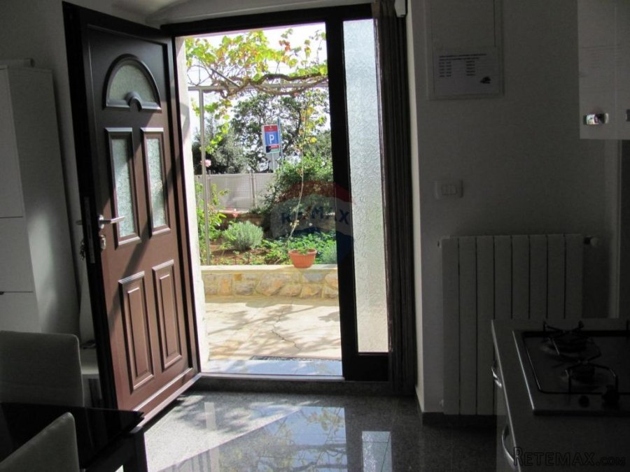 OPATIJA - apartman u centru, sa okućnicom - 10