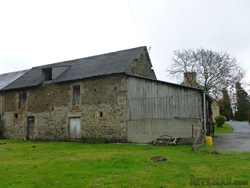 4 Bedroom House with Outbuildings - 2